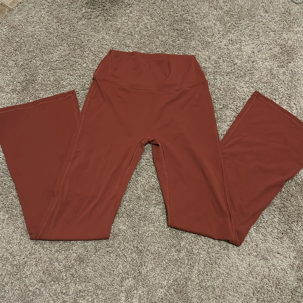 PeachyBunz Super Flare Leggings